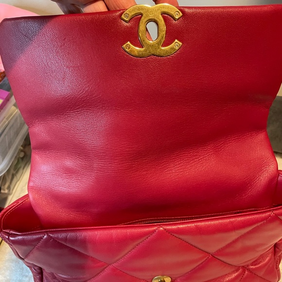 Chanel Red large 19 Flap Bag - Picture 13 of 16